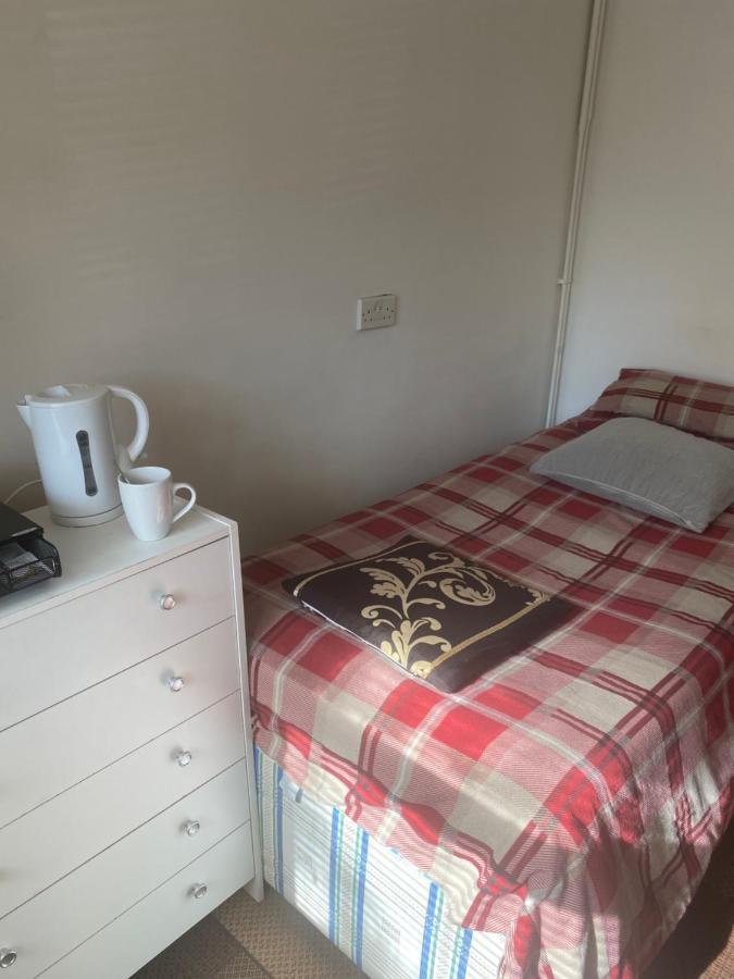 Ferienwohnung Travelling Stop Swindon Exterior foto