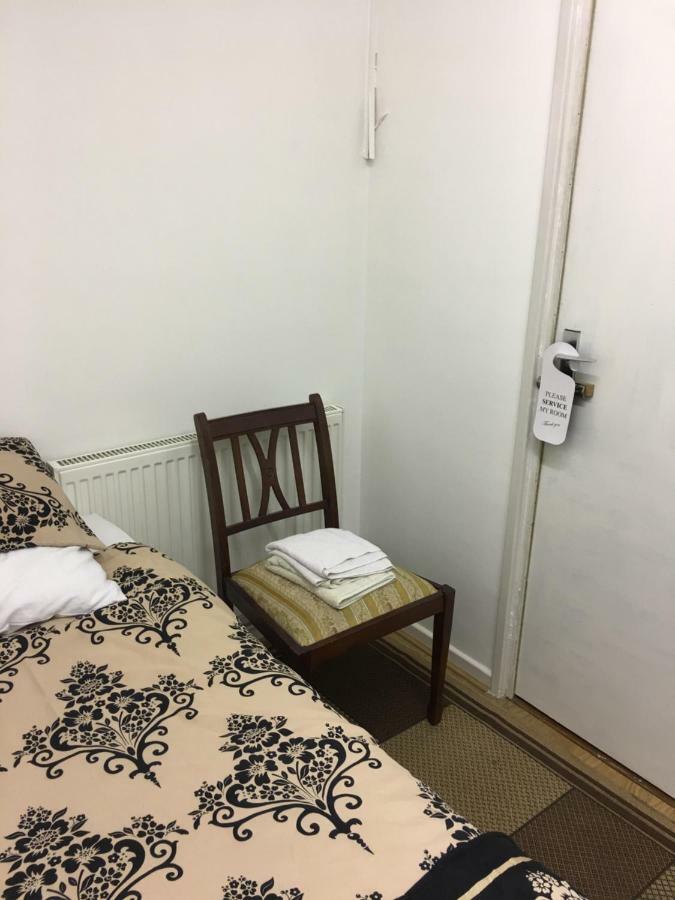 Ferienwohnung Travelling Stop Swindon Exterior foto