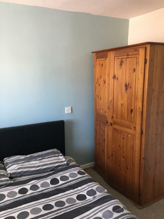 Ferienwohnung Travelling Stop Swindon Exterior foto