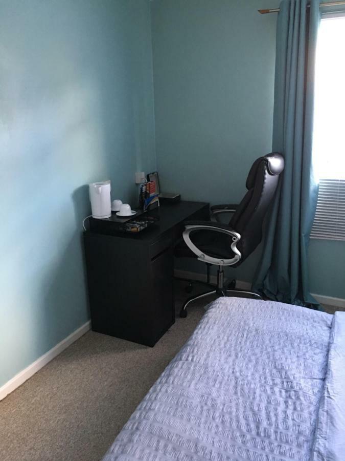 Ferienwohnung Travelling Stop Swindon Exterior foto