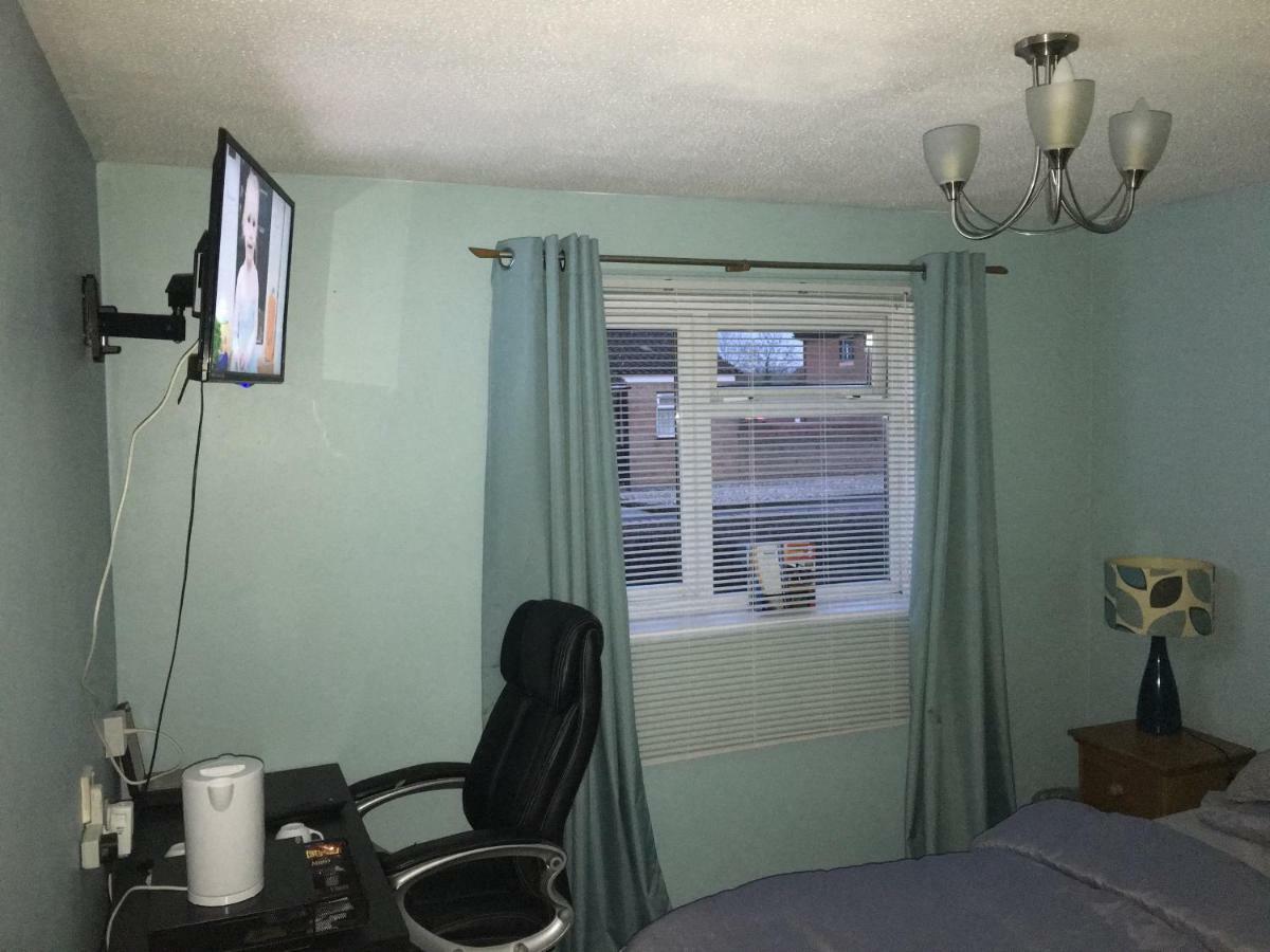 Ferienwohnung Travelling Stop Swindon Exterior foto