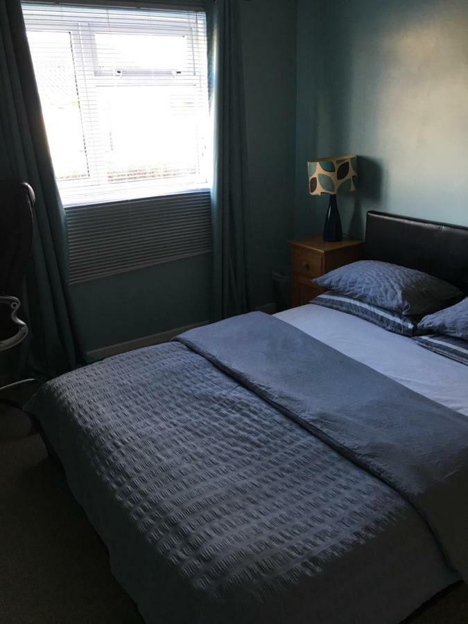 Ferienwohnung Travelling Stop Swindon Exterior foto