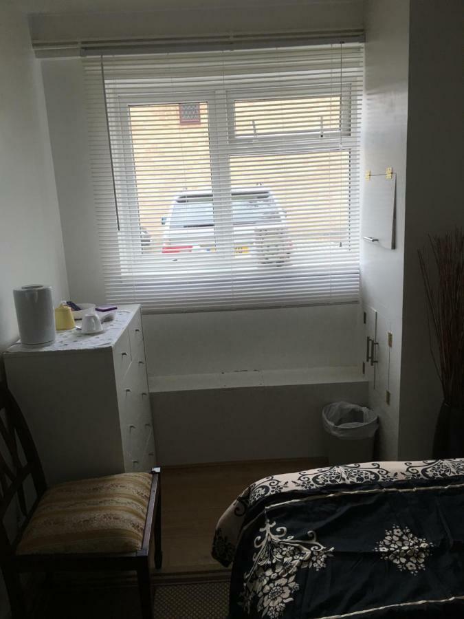 Ferienwohnung Travelling Stop Swindon Exterior foto