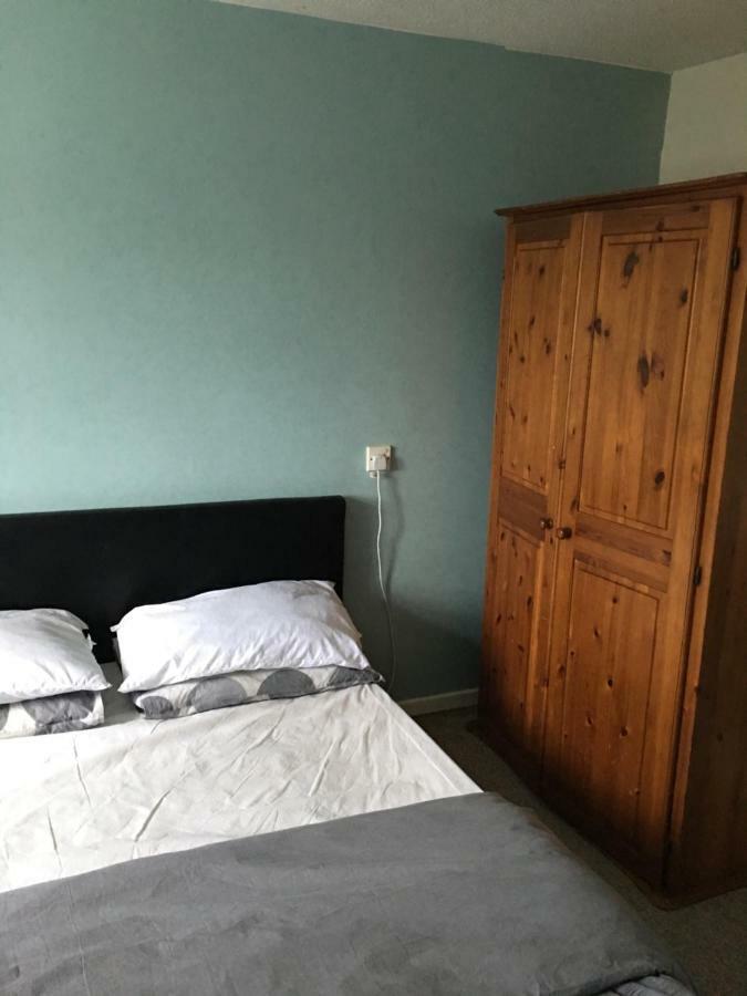 Ferienwohnung Travelling Stop Swindon Exterior foto