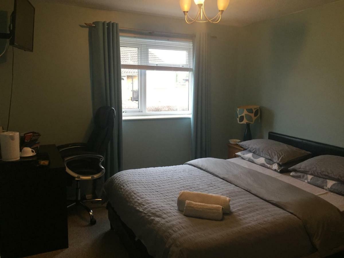 Ferienwohnung Travelling Stop Swindon Exterior foto