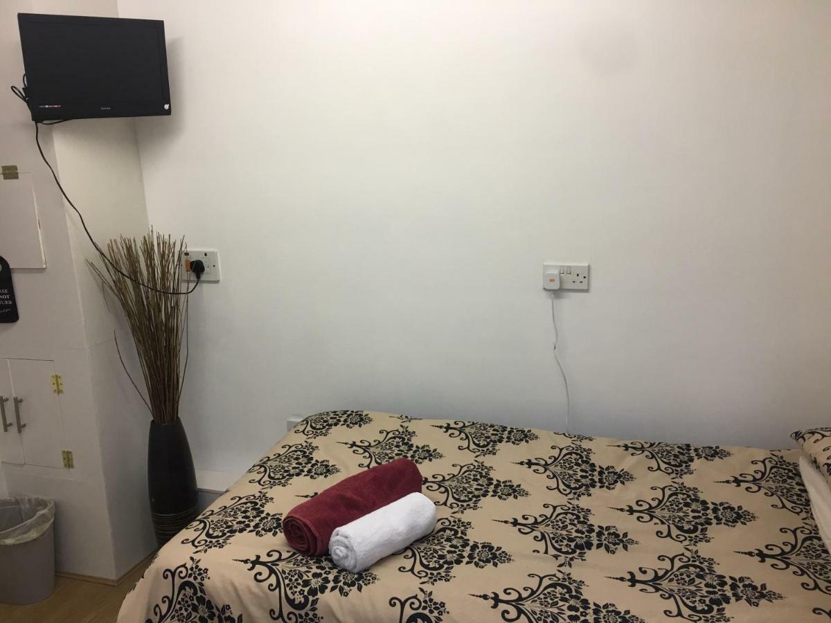 Ferienwohnung Travelling Stop Swindon Exterior foto