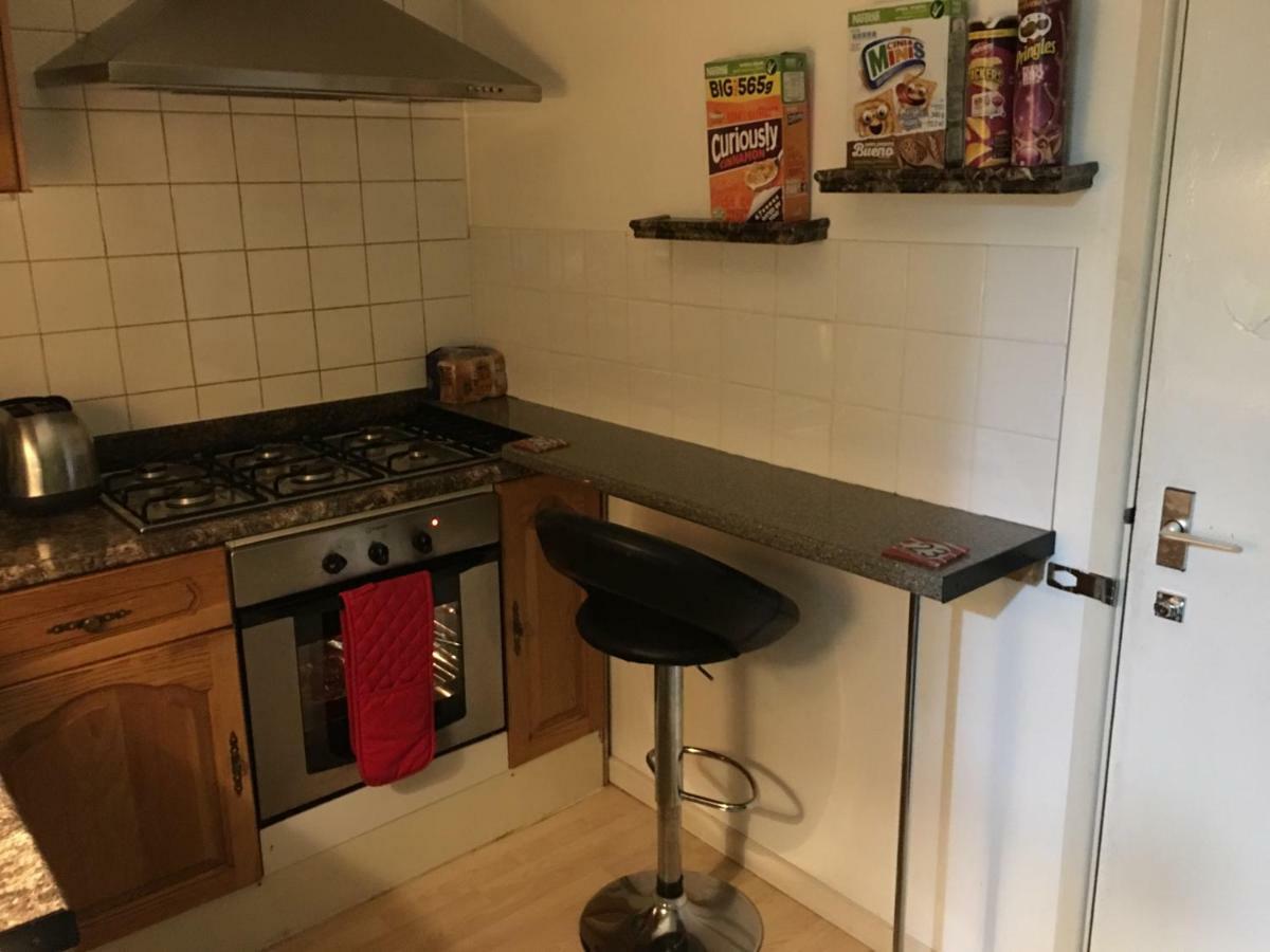 Ferienwohnung Travelling Stop Swindon Exterior foto