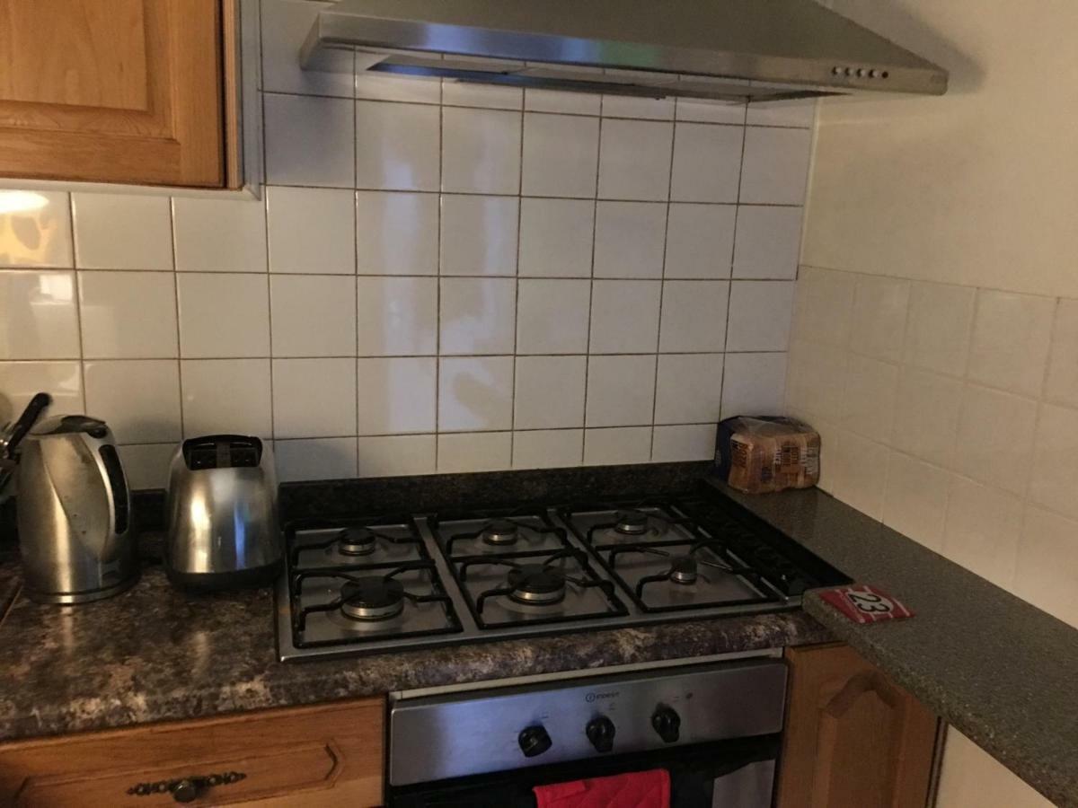 Ferienwohnung Travelling Stop Swindon Exterior foto