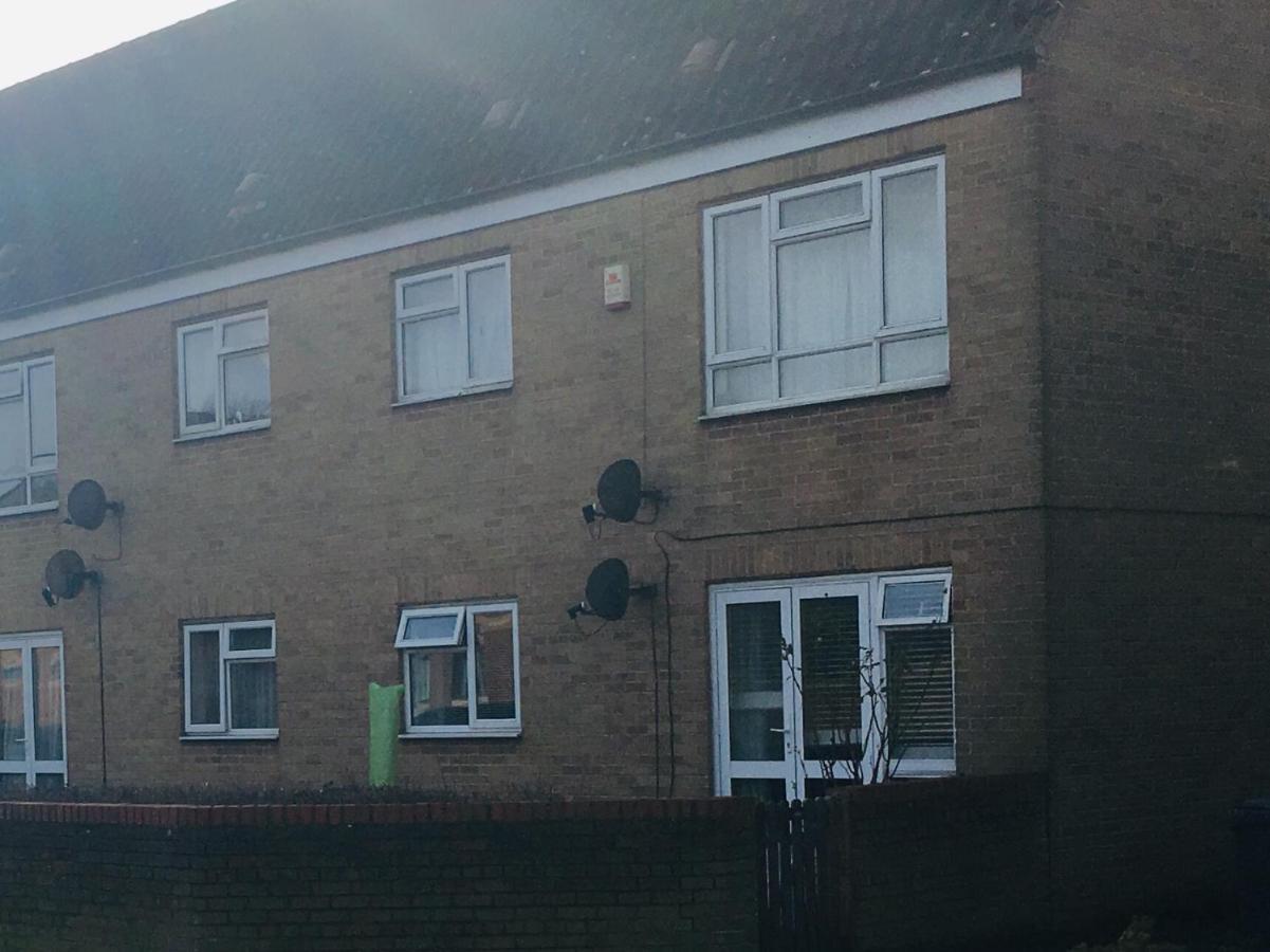 Ferienwohnung Travelling Stop Swindon Exterior foto